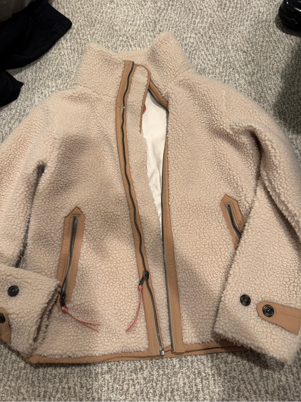 Patagonia Women’s Small Cream Sherpa Fleece Jacket Tan Trim